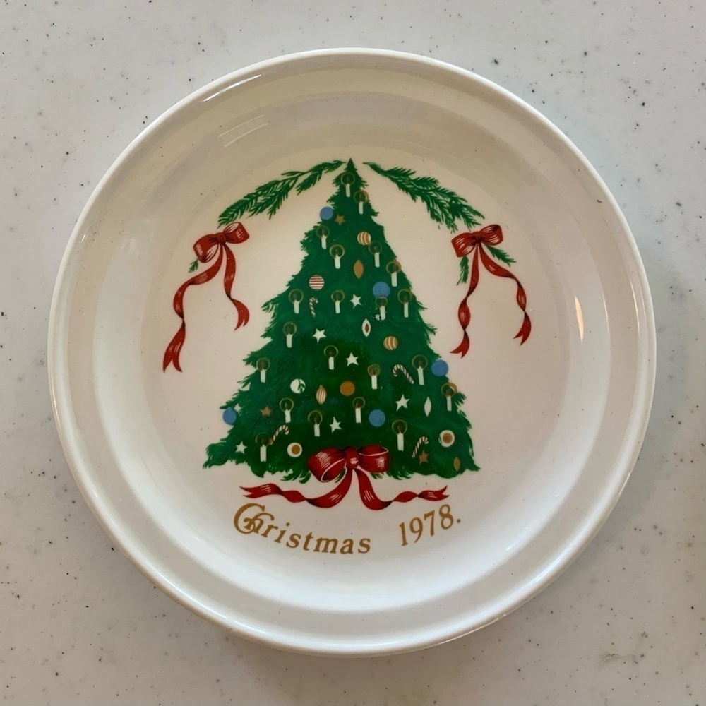 🎄Vintage Lillian Vernon 7" Christmas Plates 🍪 - Picture 3 of 4